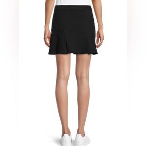 No Boundaries Junior's Black Pleated Skirt